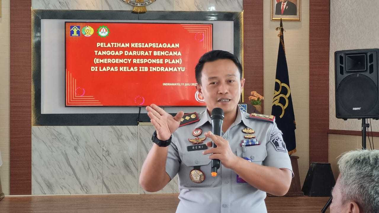 Keterangan foto; Beni Hidayat Kepala Lapas Kelas IIB Cirebon, Selasa (11/07/2023).