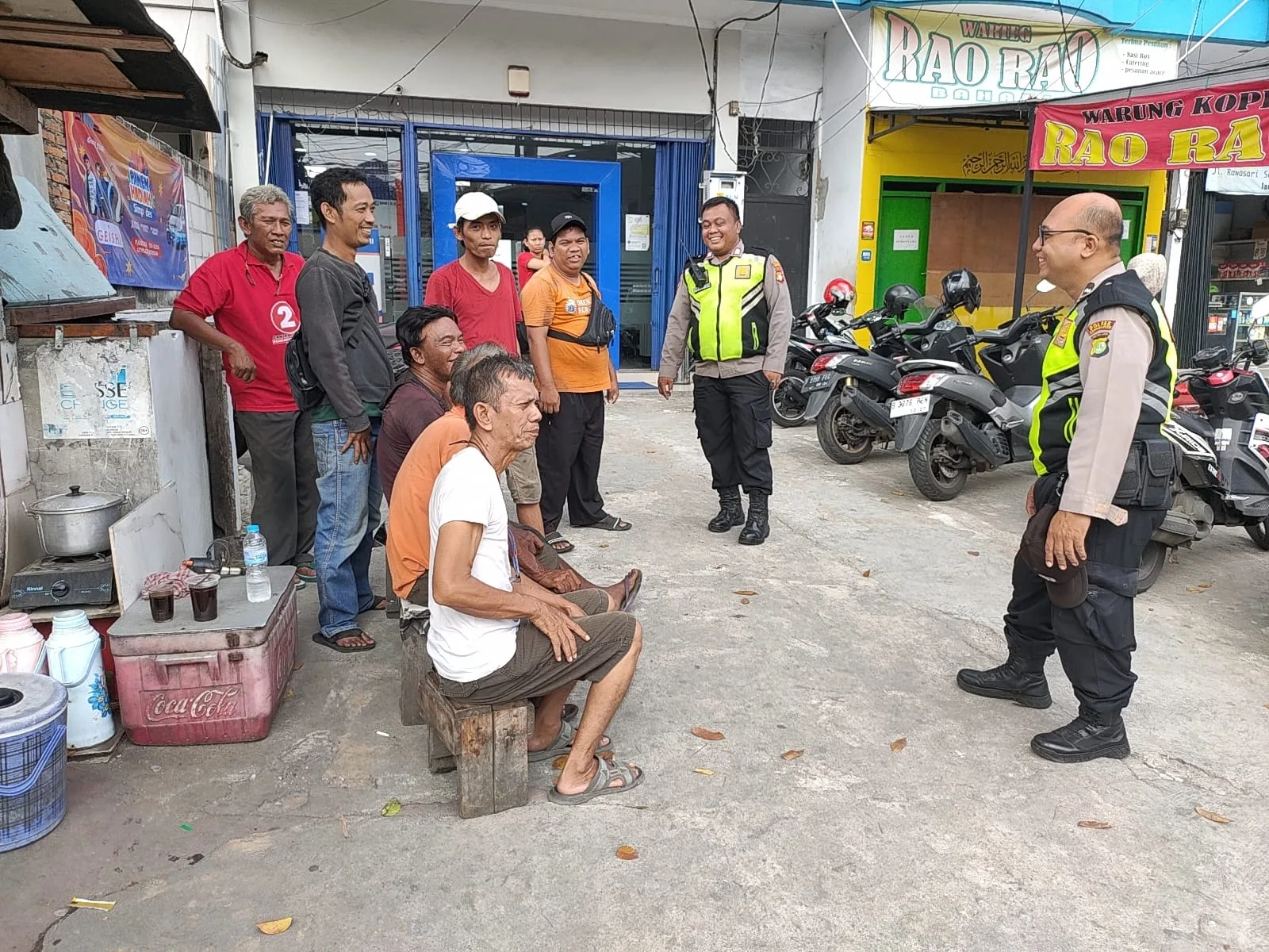 Panit Sabara Polsek Cempaka Putih Patroli Dialogis Ke Komunitas Sopir Angkot